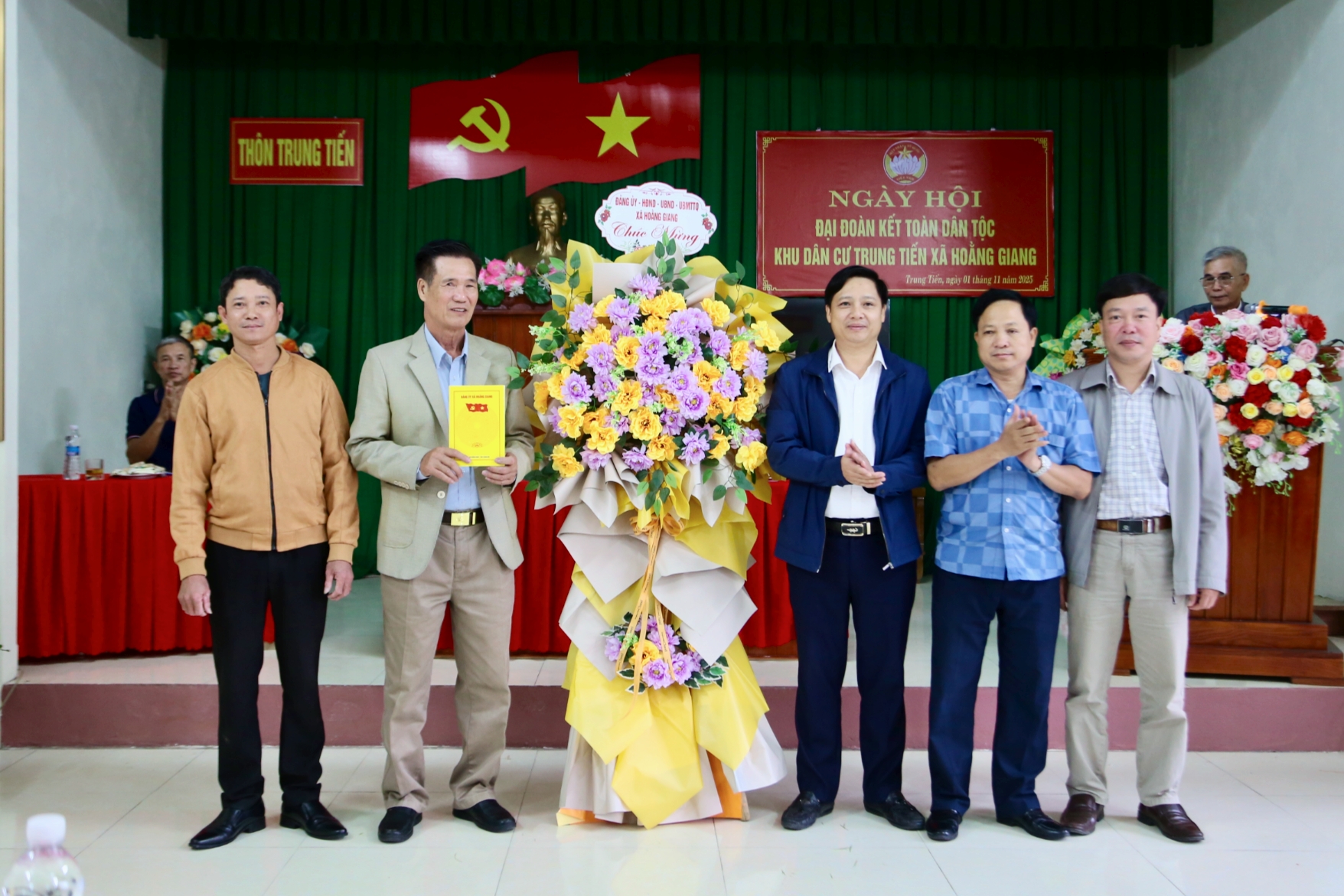 Anh-tin-bai