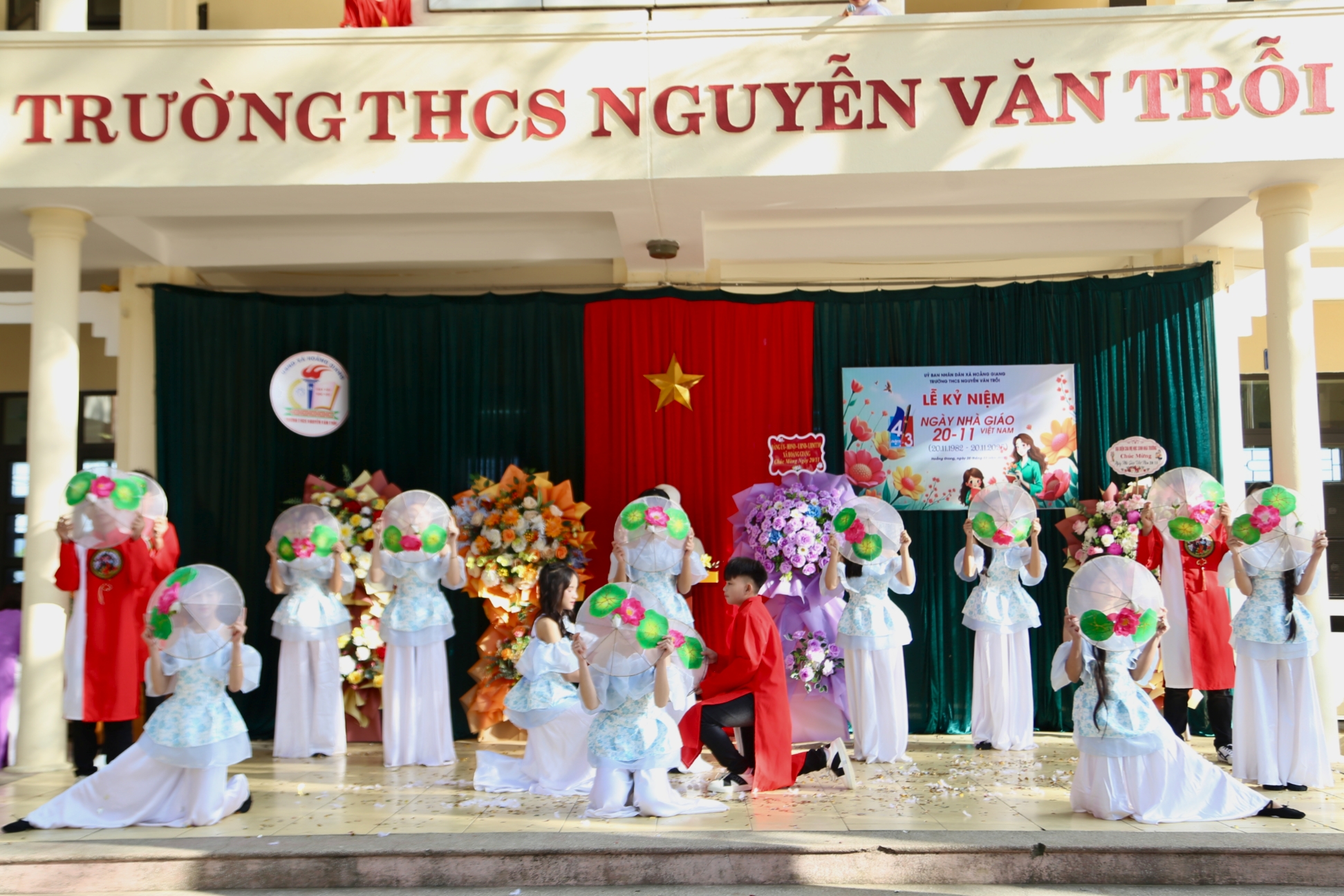 Anh-tin-bai