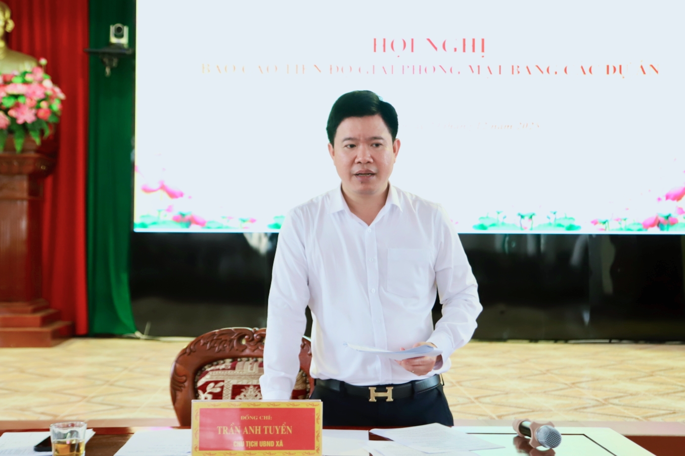 Anh-tin-bai