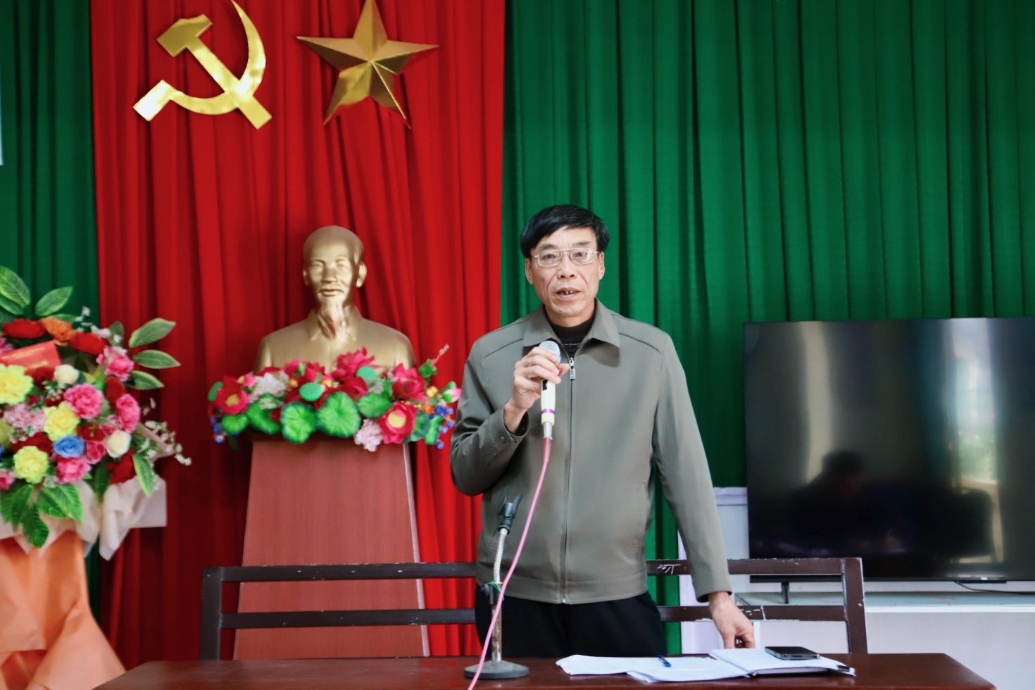 Anh-tin-bai
