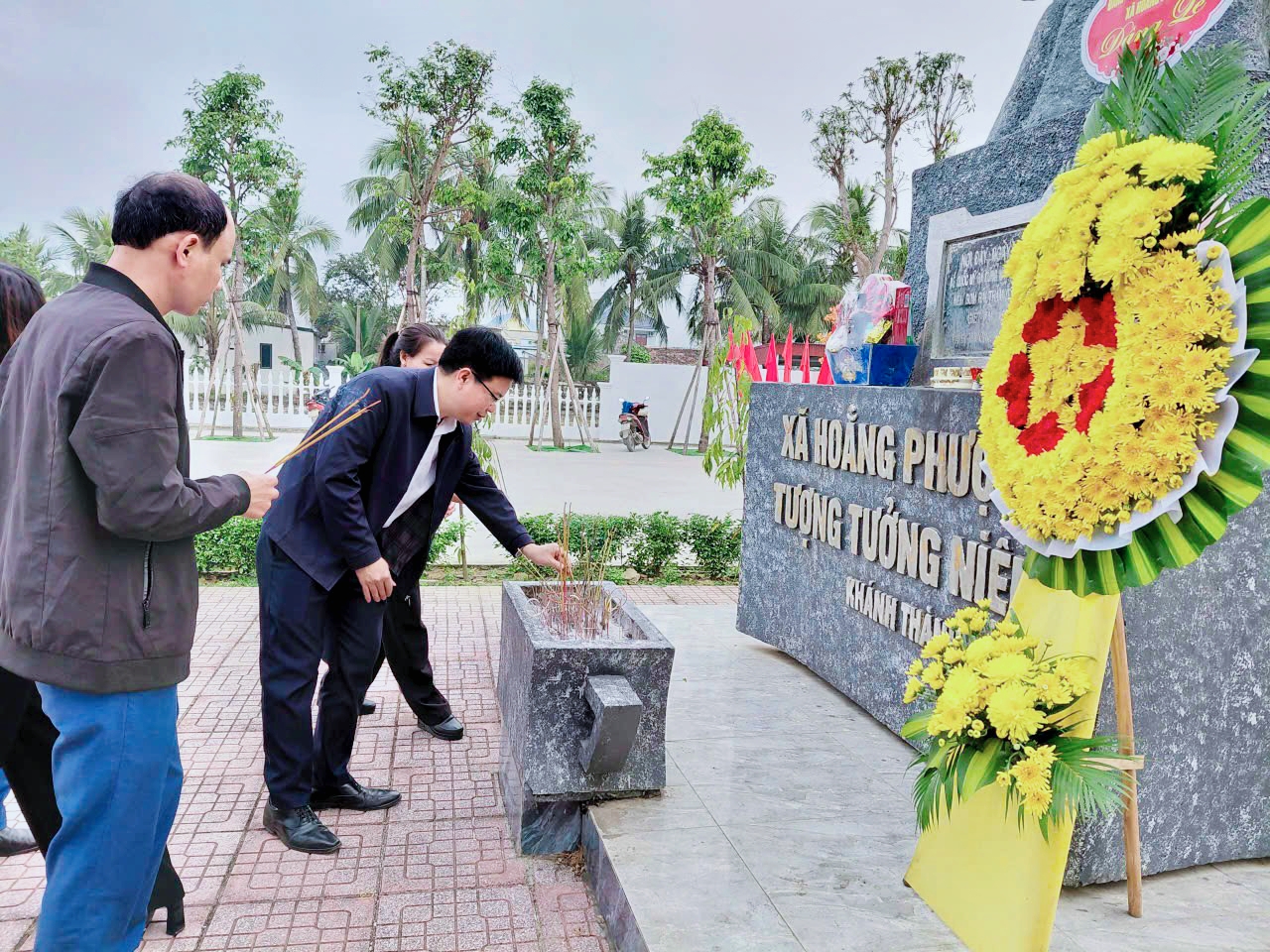 Anh-tin-bai