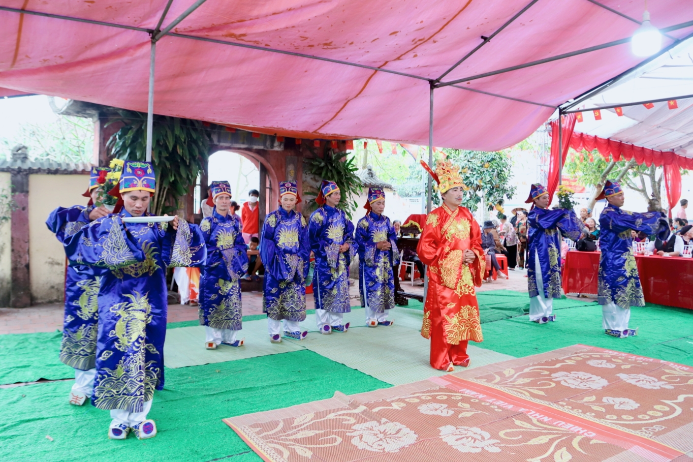 Anh-tin-bai