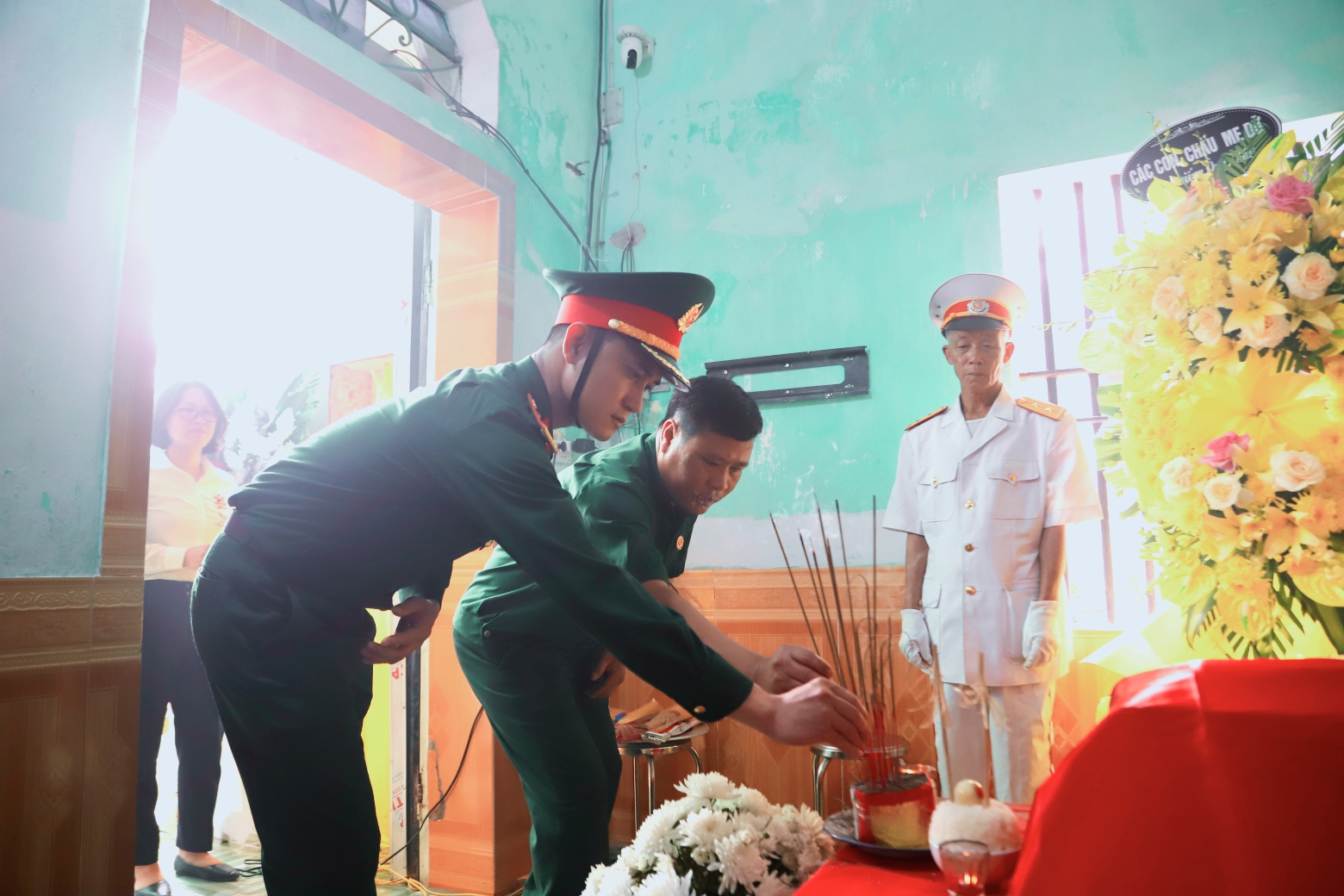 Anh-tin-bai