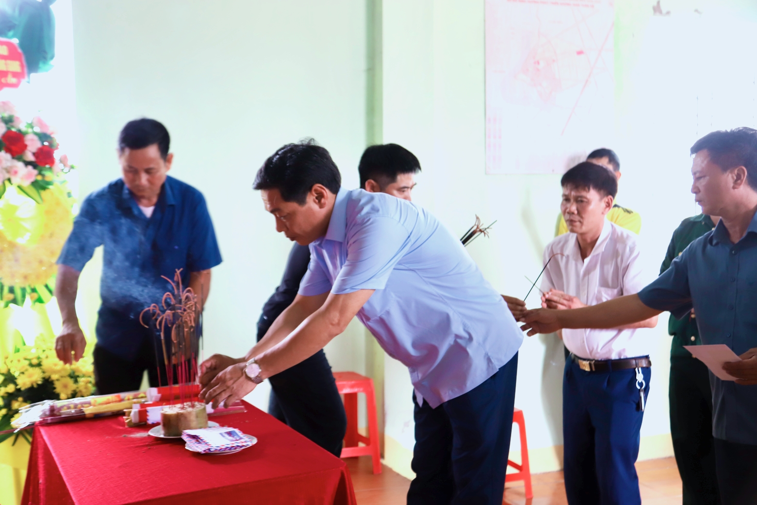 Anh-tin-bai