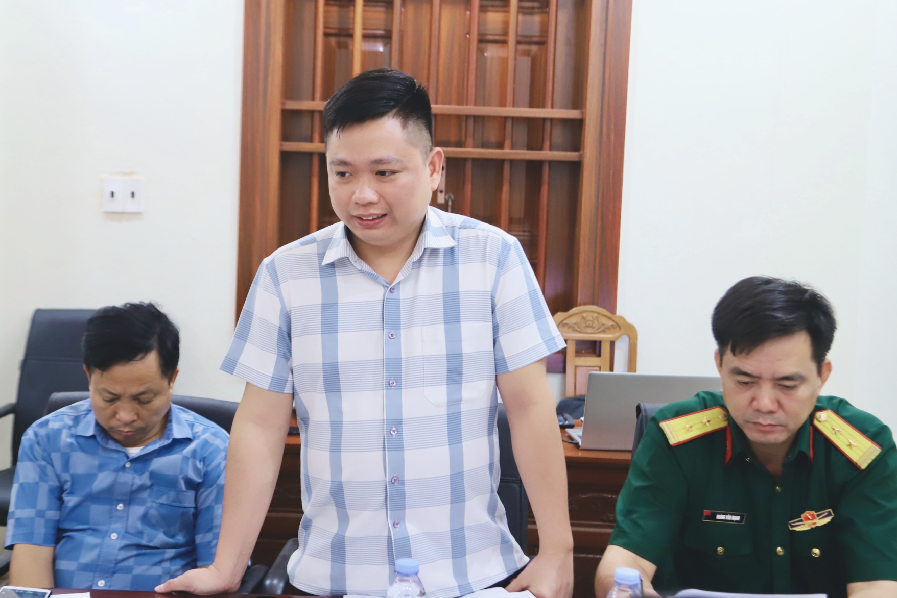 Anh-tin-bai