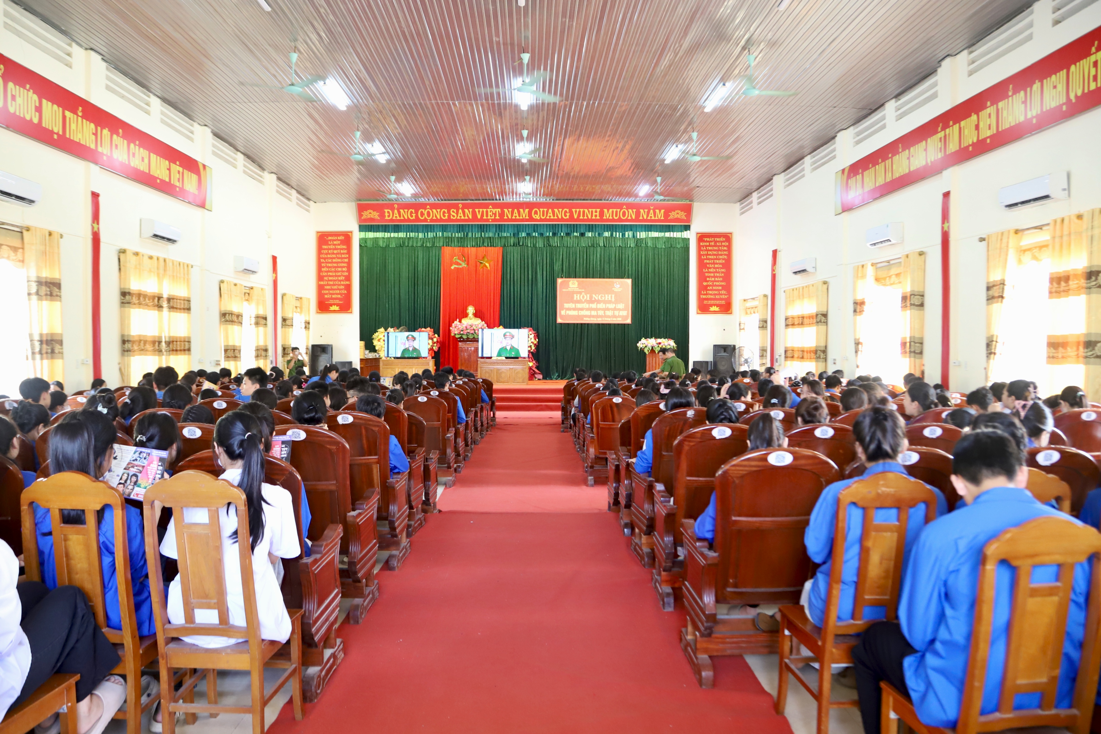 Anh-tin-bai
