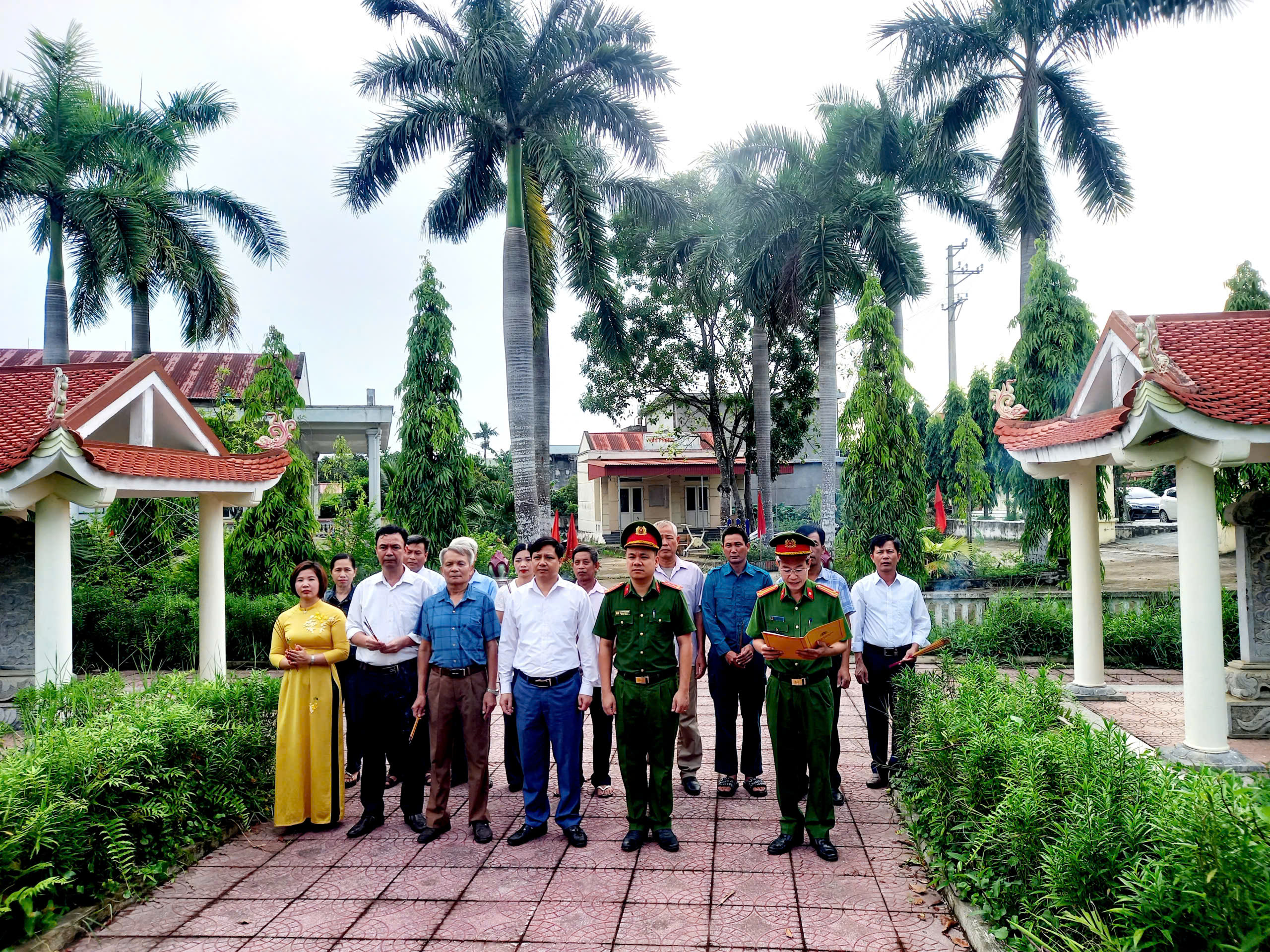 Anh-tin-bai