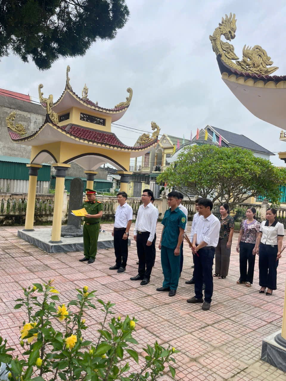 Anh-tin-bai