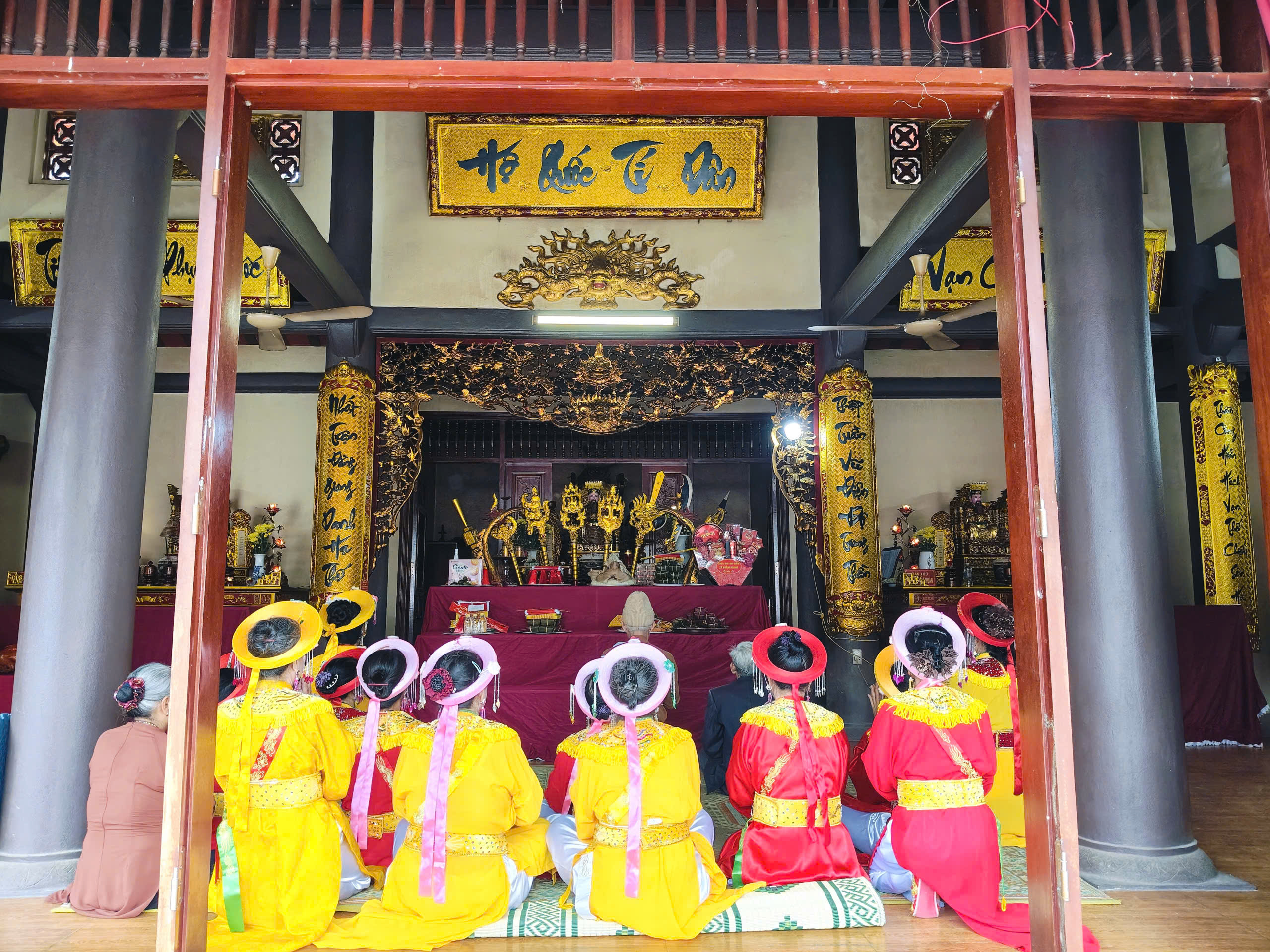 Anh-tin-bai