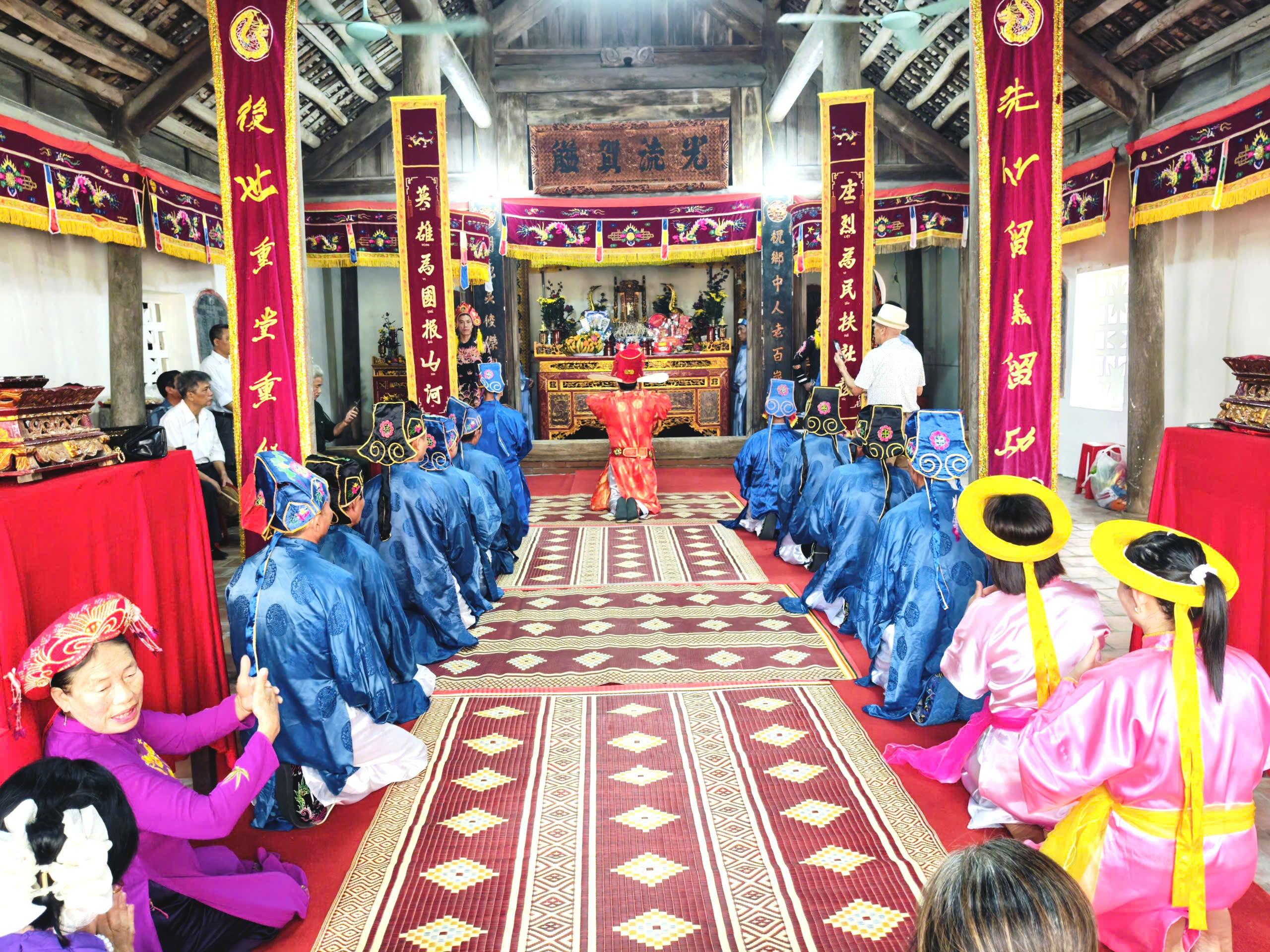 Anh-tin-bai
