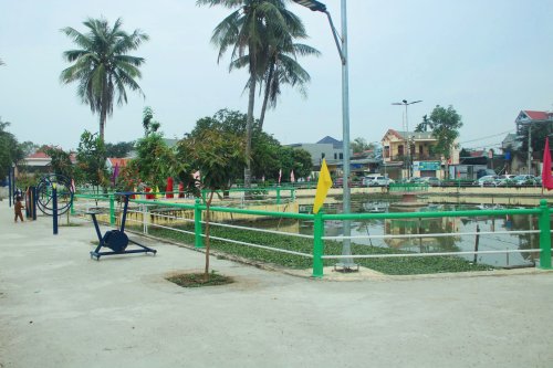 4.... nơi được đặt các dụng cụ thể thao để người dân đến luyện tập.jpg