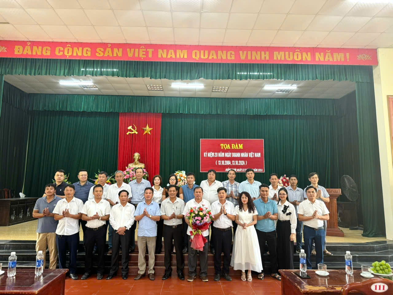 Xã Hoằng Xuân long trọng tổ chức kỷ niệm 20 năm ngày thành lập hội Doanh nhân Việt Nam (13/10/2004 - 13/10/2024).