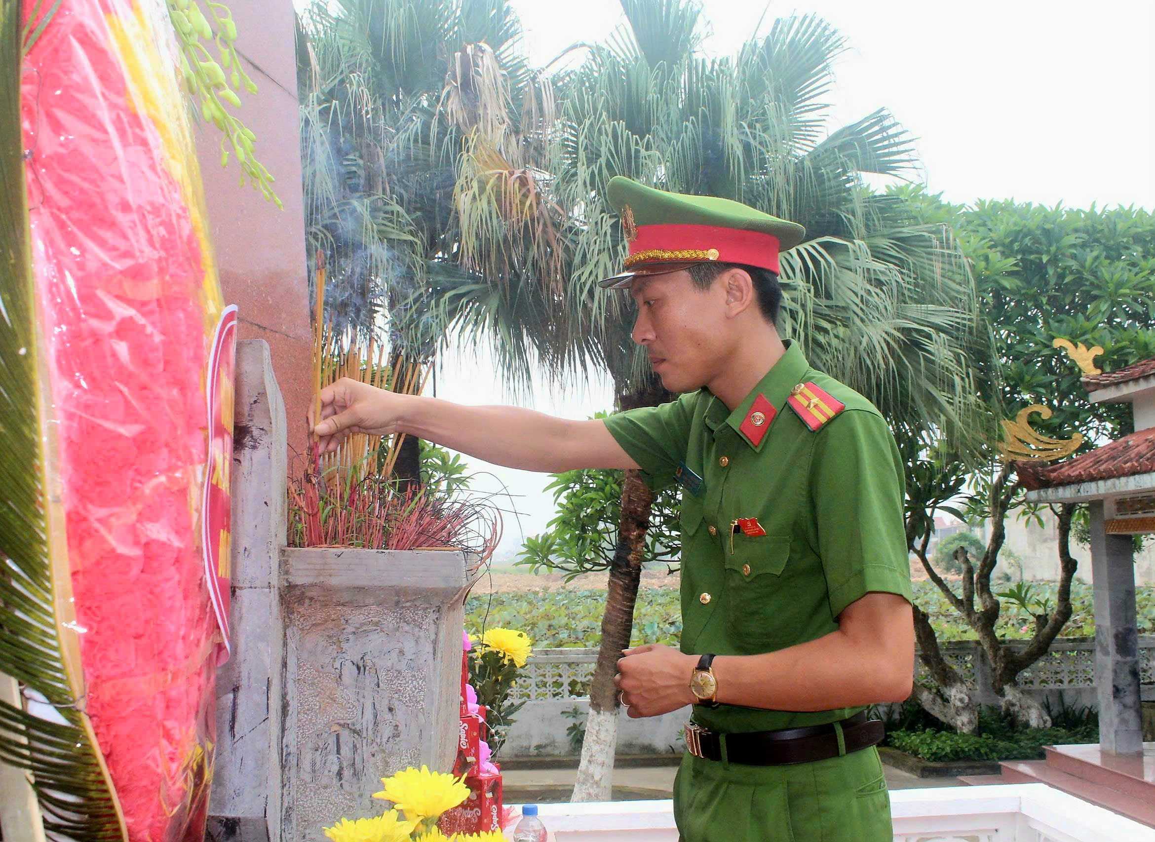 Anh-tin-bai