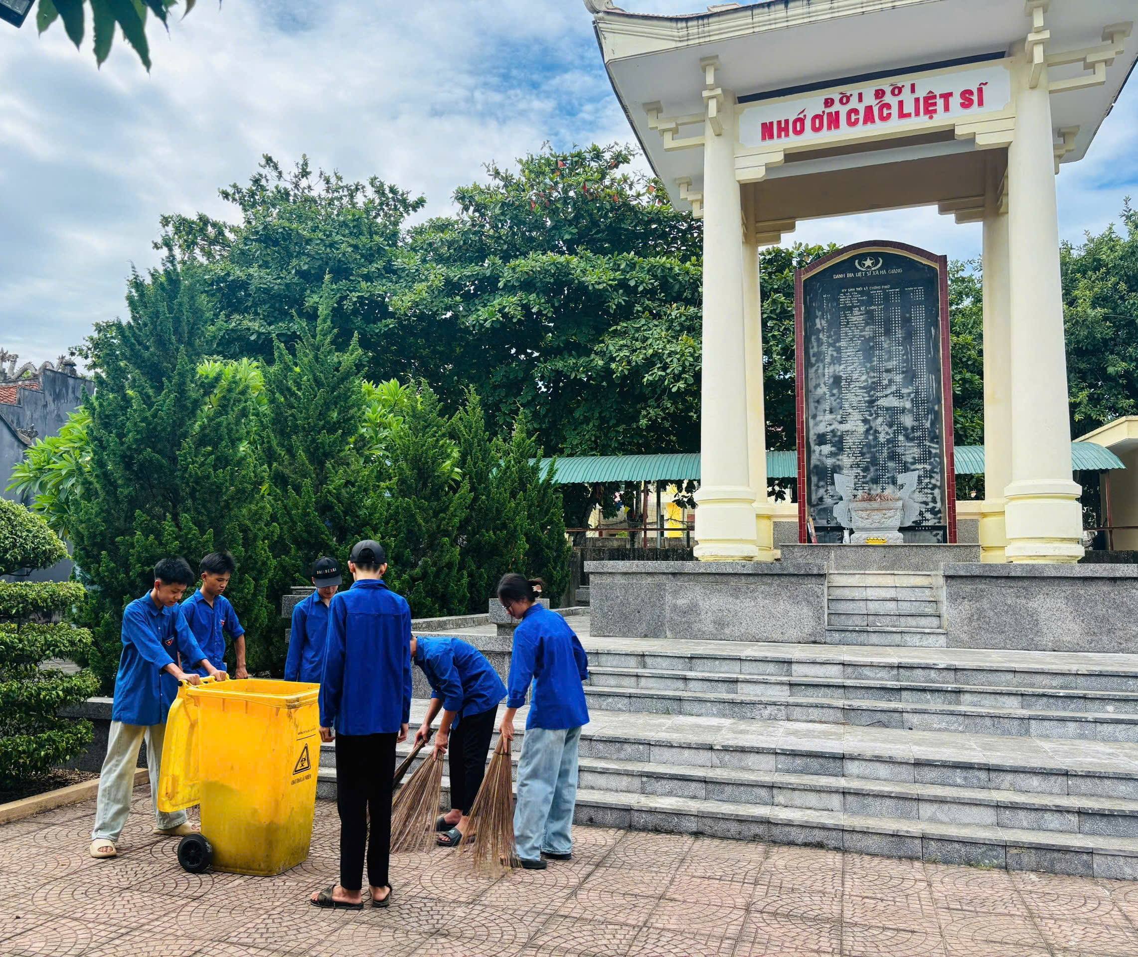Anh-tin-bai