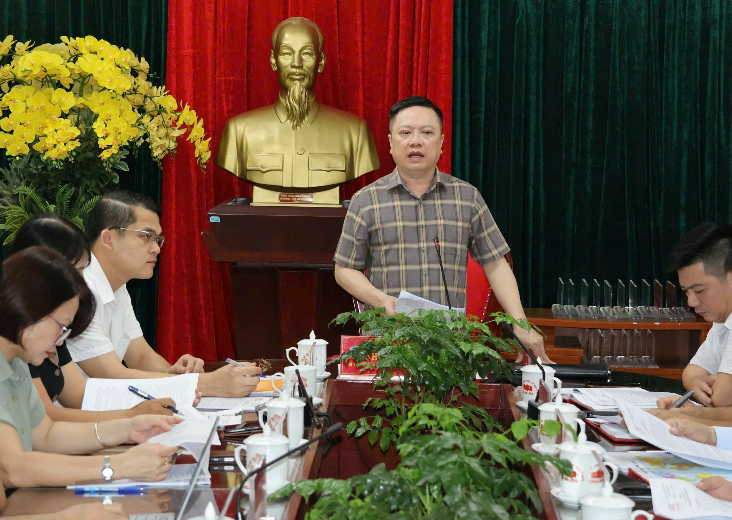 Anh-tin-bai