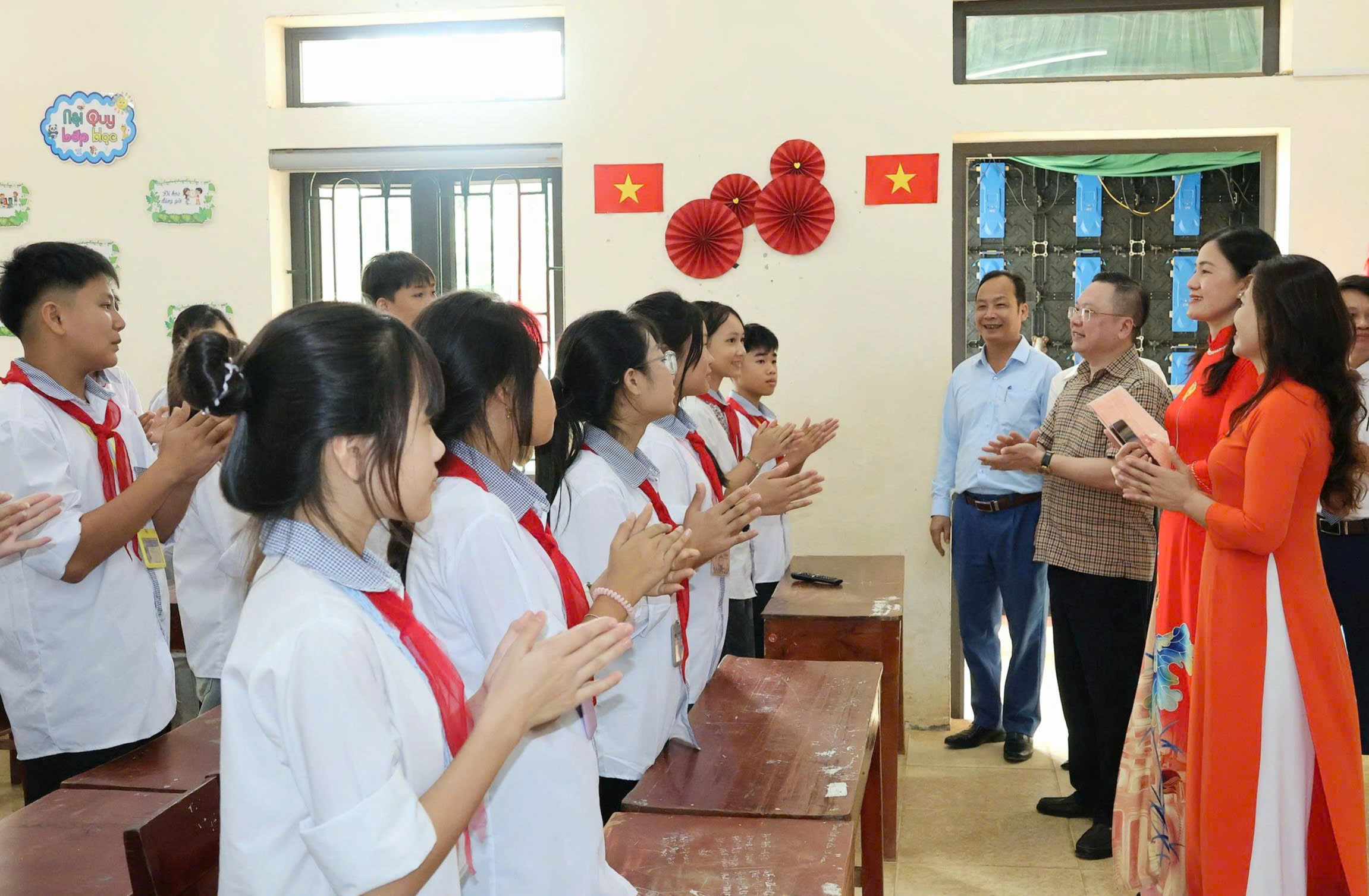 Anh-tin-bai