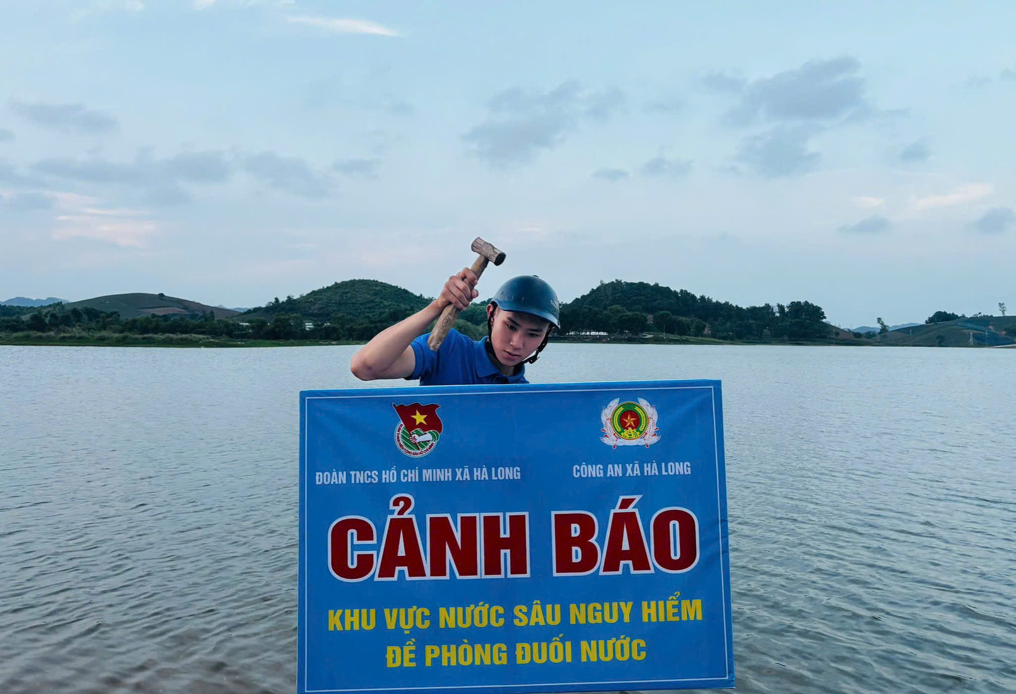 Anh-tin-bai