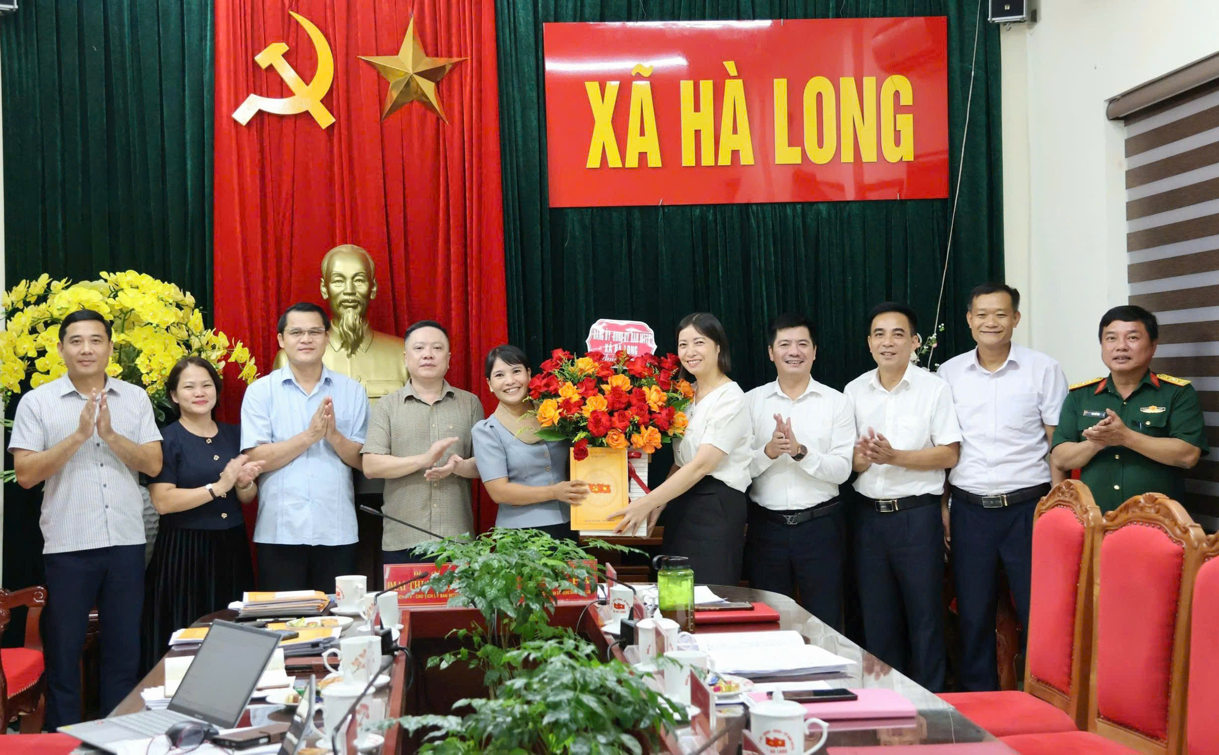 Anh-tin-bai