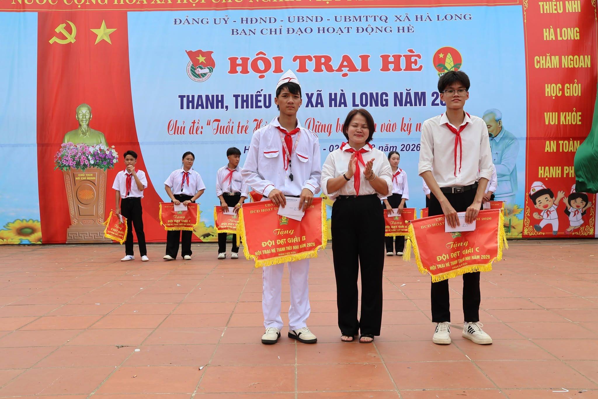 Anh-tin-bai