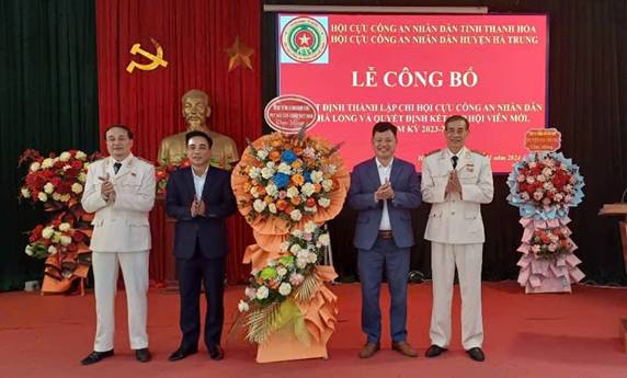 Hội cựu CAND huyện Hà Trung công bố Quyết định thành lập Chi hội cựu CAND xã Hà Long nhiệm kỳ 2023-2028