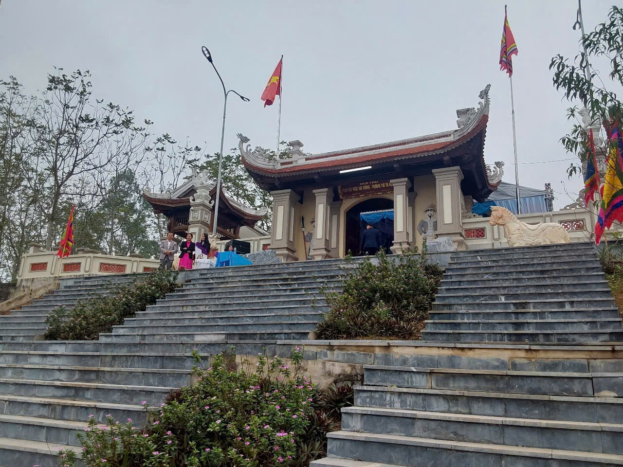 Anh-tin-bai