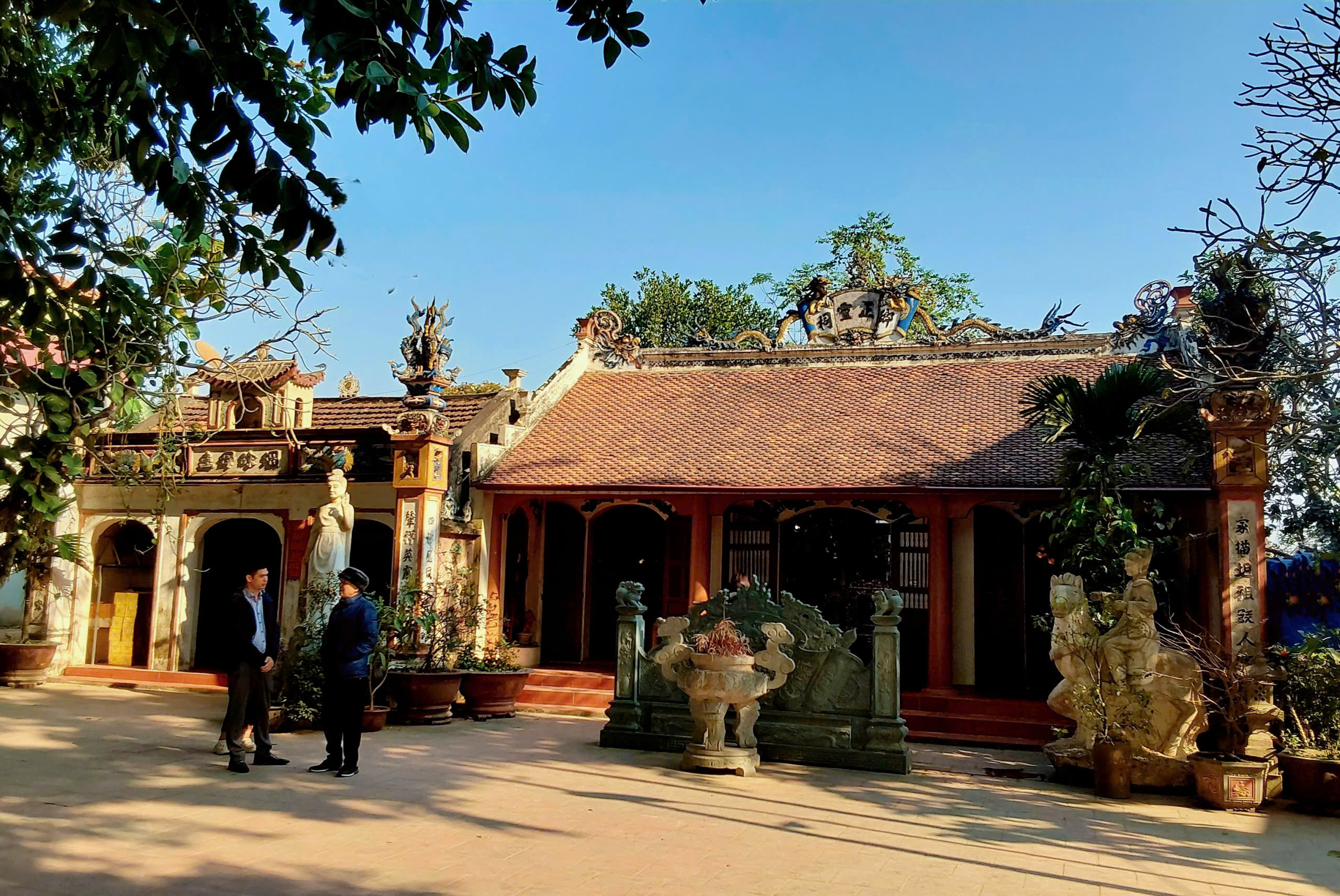 Anh-tin-bai