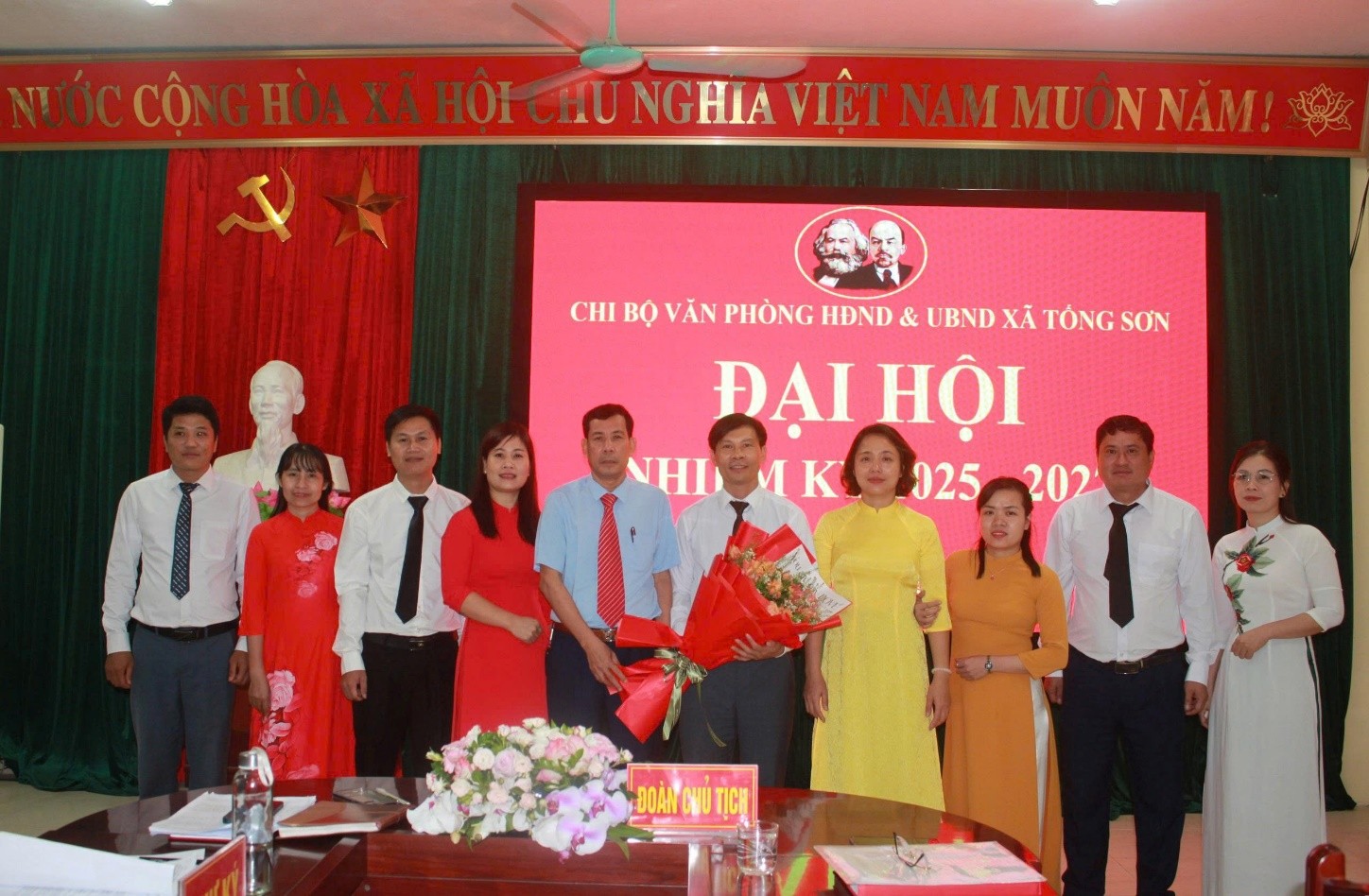 Chi bộ Văn phòng HĐND và UBND xã Tống Sơn tổ chức thành công Đại hội Chi bộ, nhiệm kỳ 2025 – 2027.