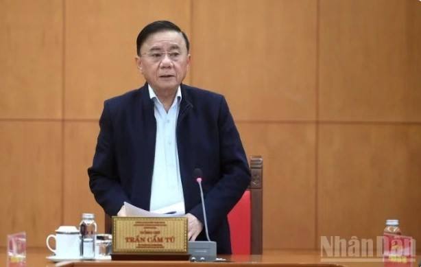 Chỉ thị của Bộ Chính trị về thực hiện dân chủ ở cơ sở trong giai đoạn mới