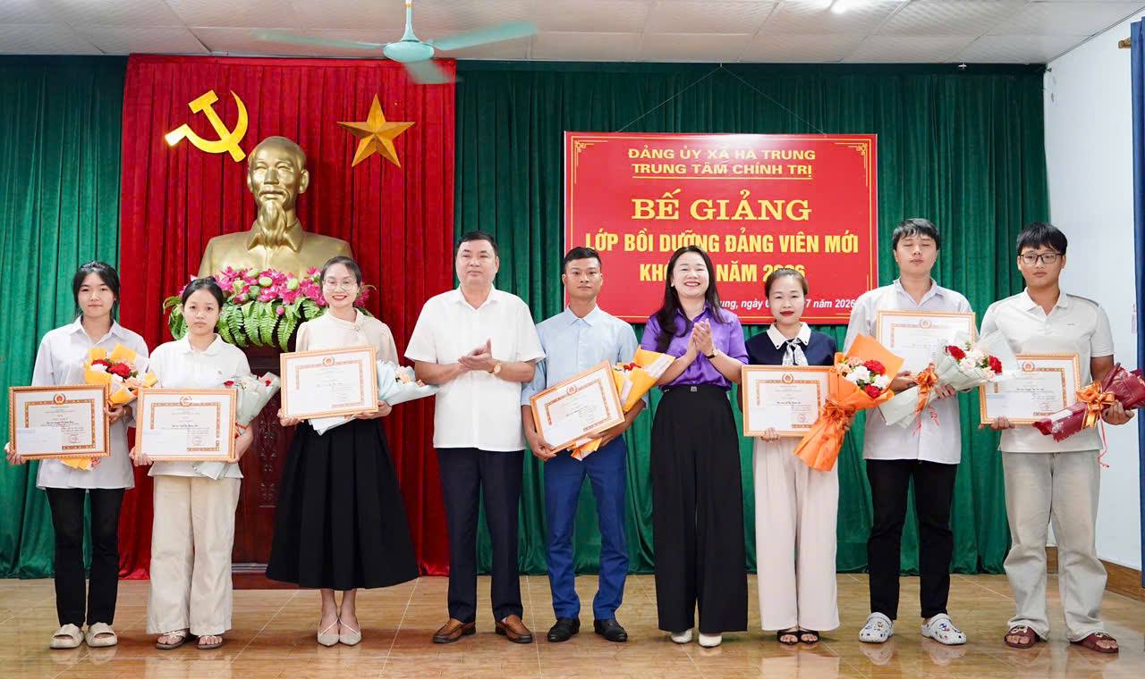TRUNG TÂM CHÍNH TRỊ XÃ HÀ TRUNG TỔ CHỨC TỔNG KẾT LỚP BỒI DƯỠNG ĐẢNG VIÊN MỚI KHÓA III NĂM 2026