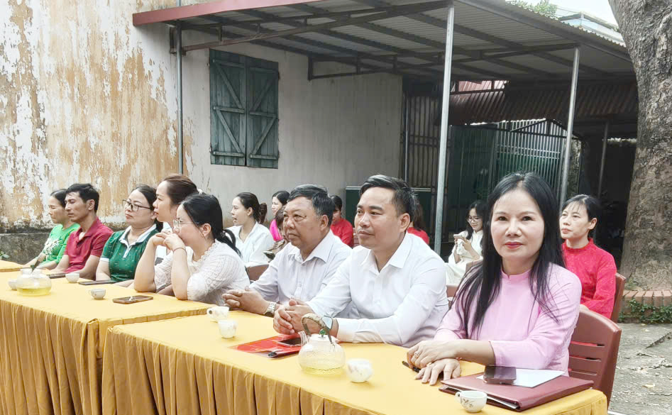 Anh-tin-bai