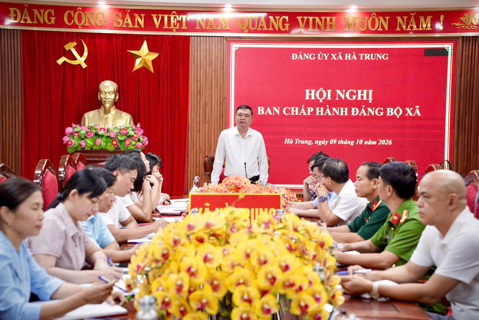 BAN CHẤP HÀNH ĐẢNG BỘ XÃ HÀ TRUNG TỔ CHỨC HỘI NGHỊ, THỐNG NHẤT CÁC NỘI DUNG VỀ CÔNG TÁC TỔ CHỨC BỘ MÁY VÀ CÁN BỘ