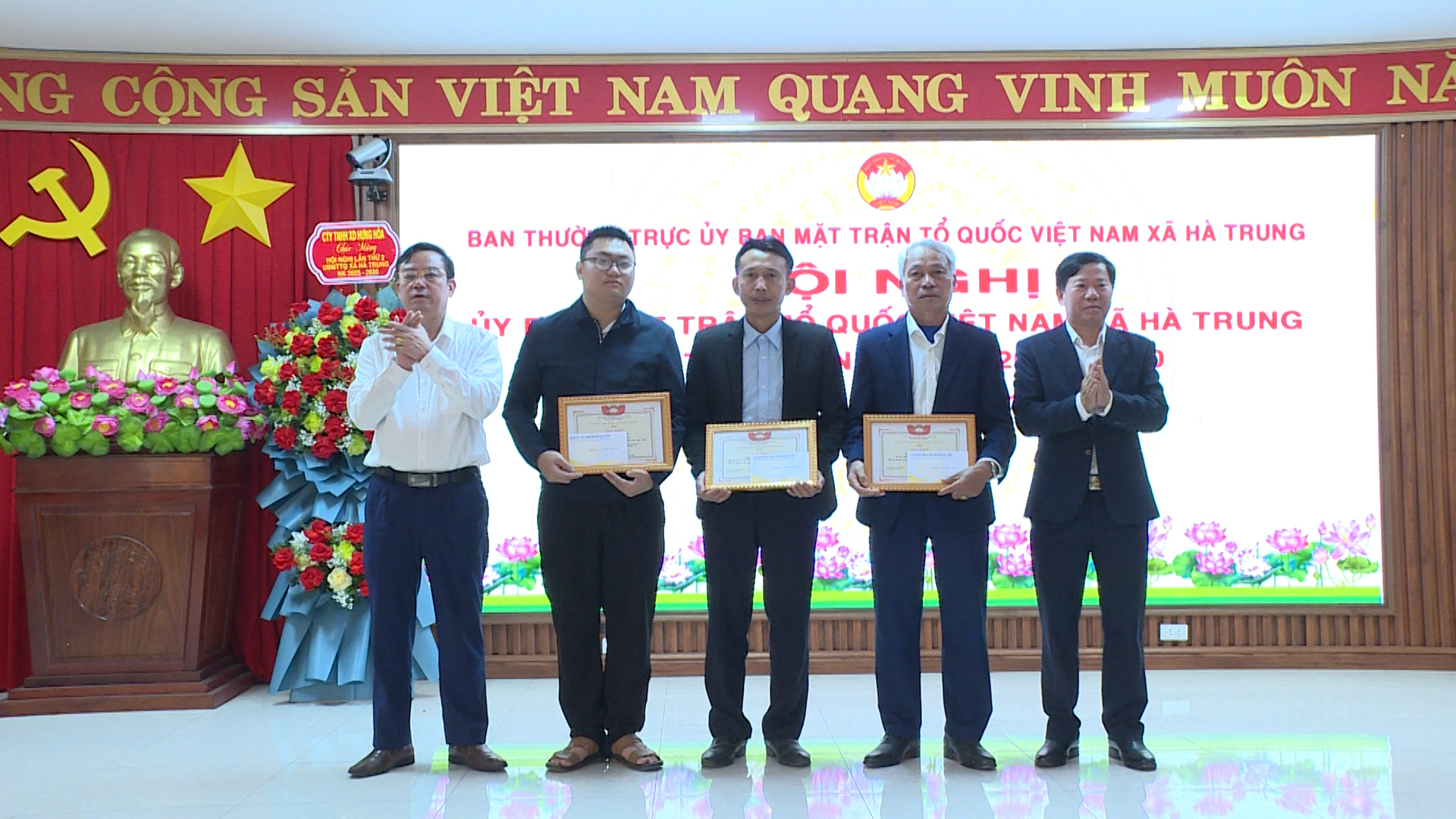 Anh-tin-bai