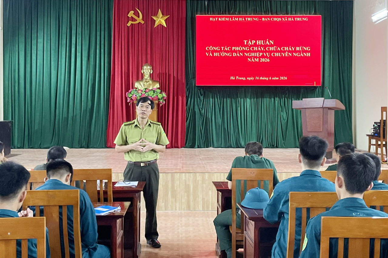 Ban Chỉ huy Quân sự xã phối hợp với Hạt Kiểm lâm tổ chức tập huấn công tác phòng cháy, chữa cháy rừng và hướng dẫn nghiệp vụ chuyên ngành năm 2026