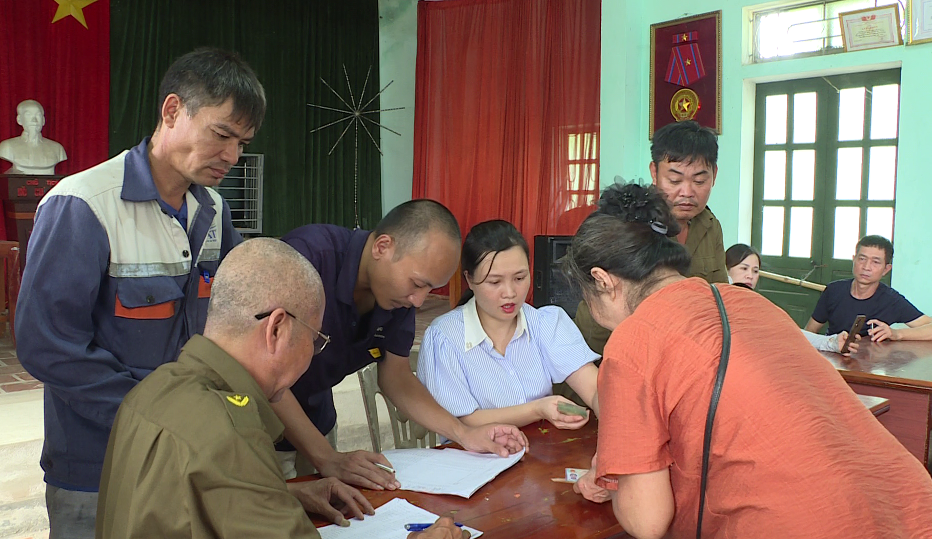 Anh-tin-bai