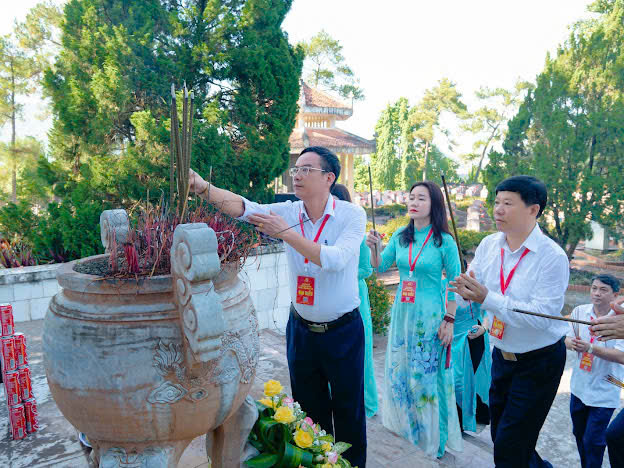 Anh-tin-bai