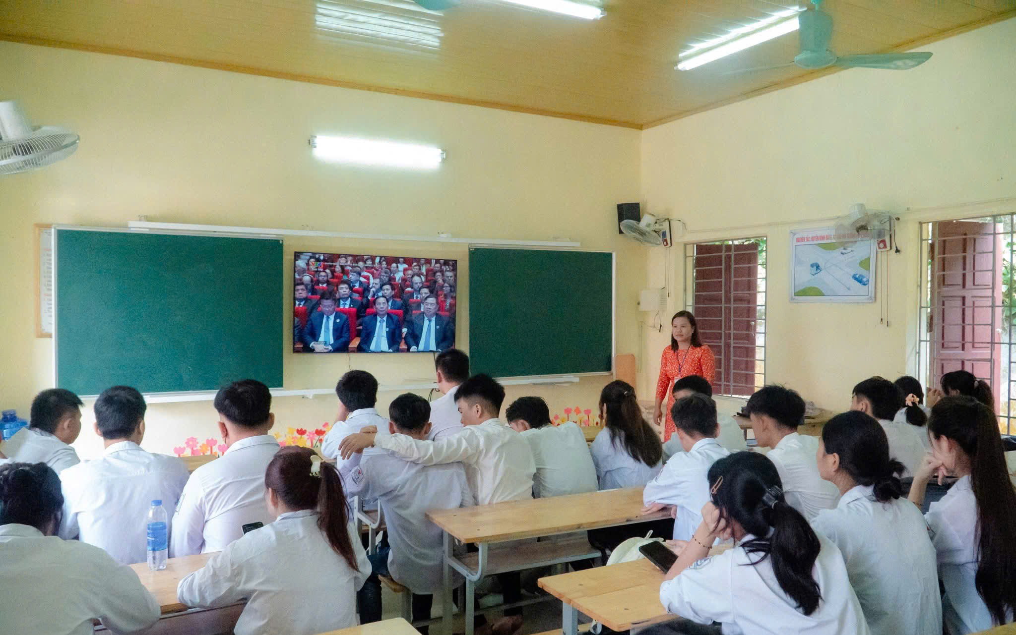 Anh-tin-bai