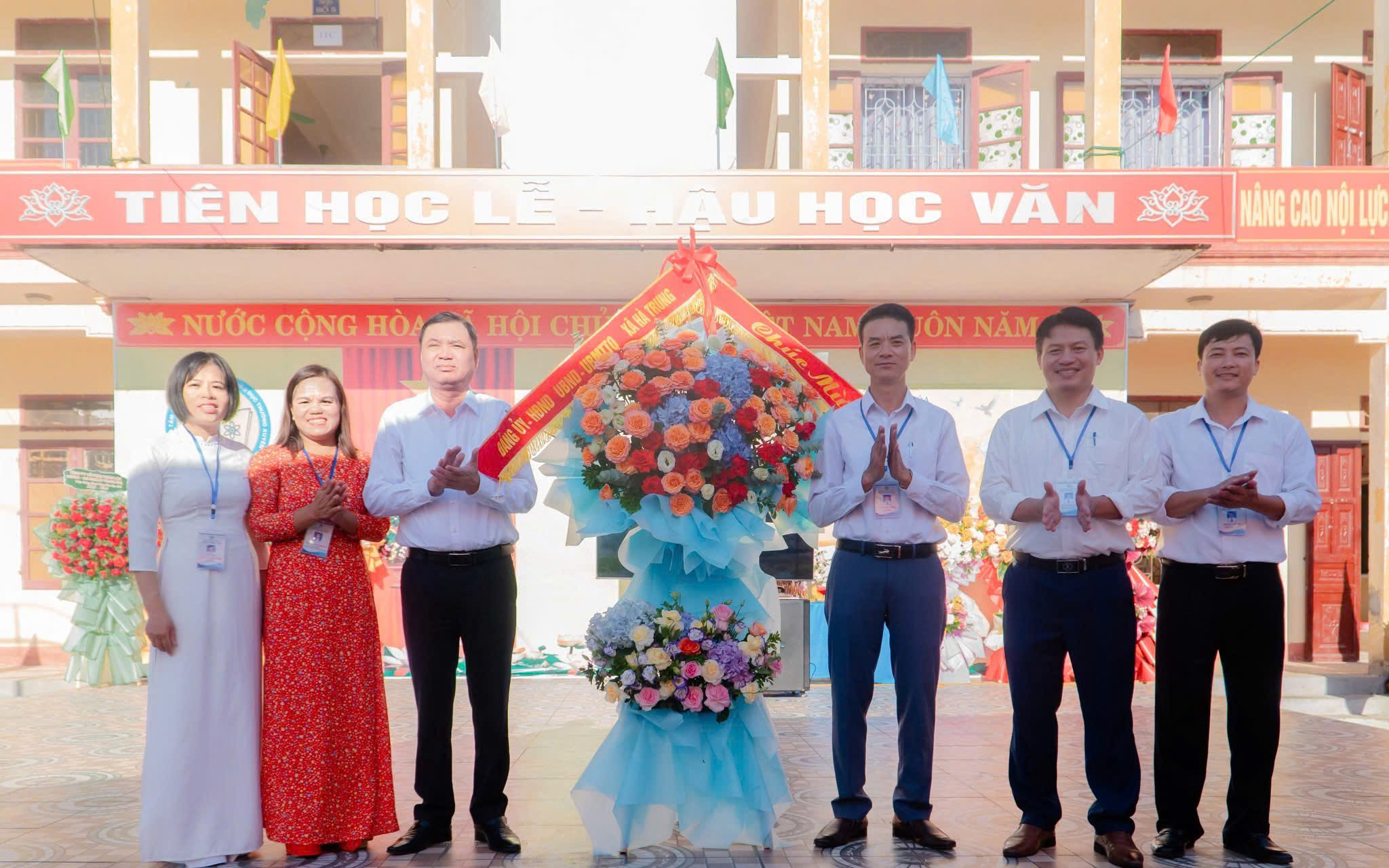 Anh-tin-bai