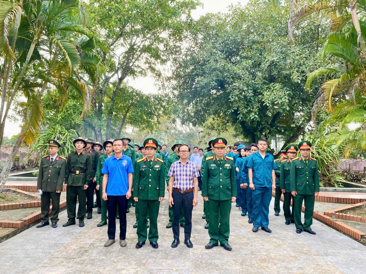 Anh-tin-bai