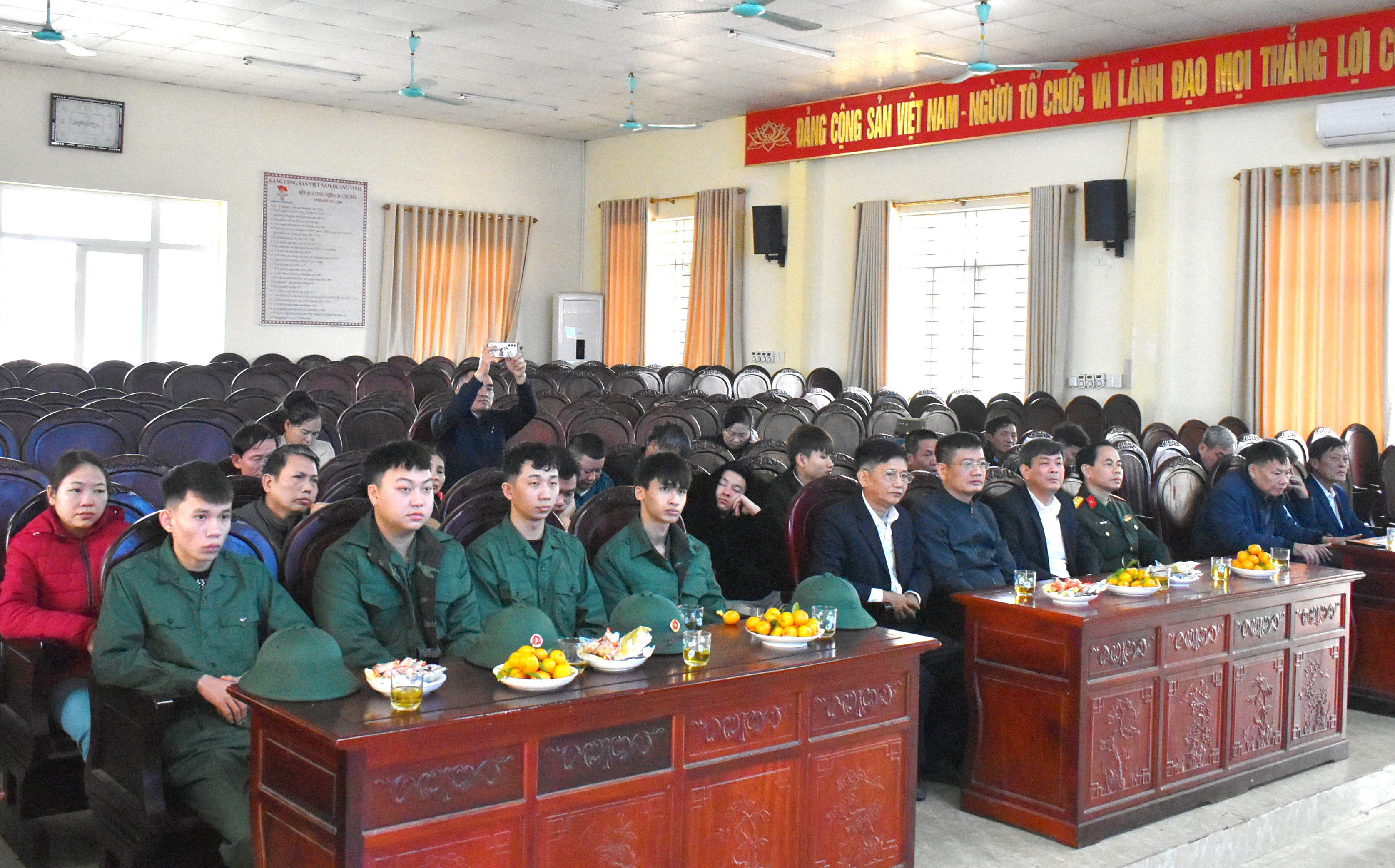 Xã Yên Dương, Hà Đông tổ chức Liên hoan gặp mặt thanh niên nhập ngũ năm 2025