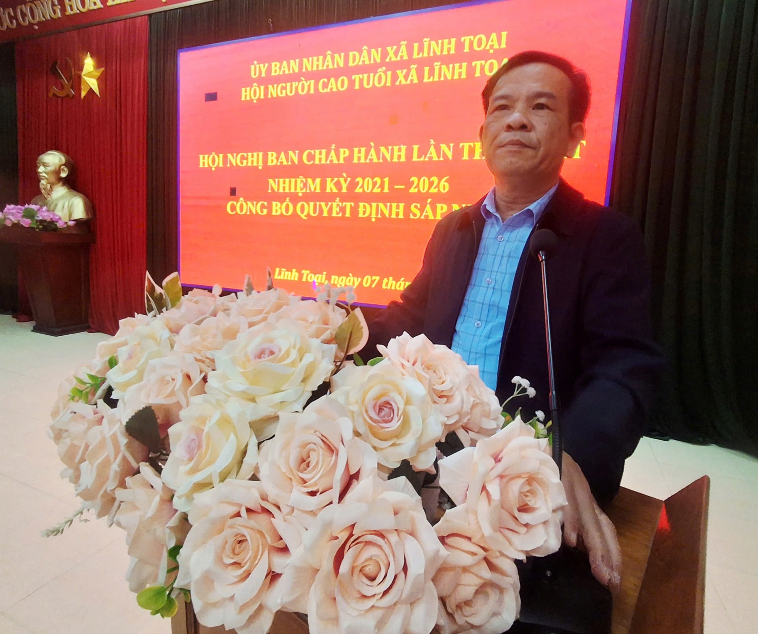 D:\1. TỔNG HỢP\Desktop\z7207146582054_af8ded7e9a15e35efeca7dd1d193e1b4.jpg