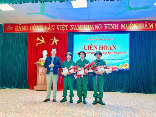 Xã Hà Hải tổ chức tiễn đưa thanh niên lên đường nhập ngũ
