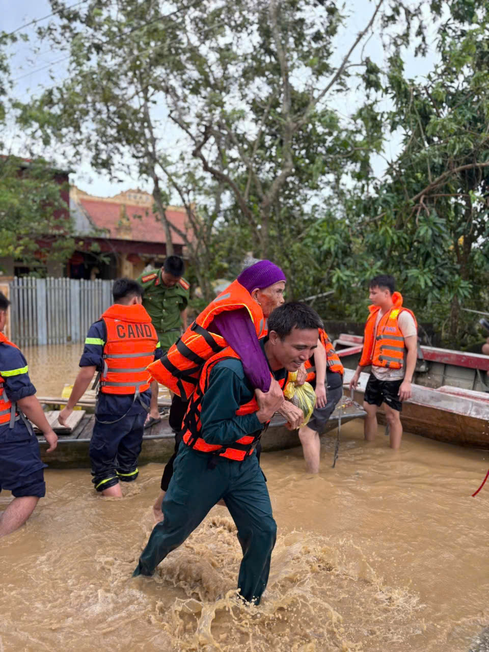 D:\1. TỔNG HỢP\Desktop\z7066090650280_90601b15ed15c41c1128ecc4afc69f00.jpg