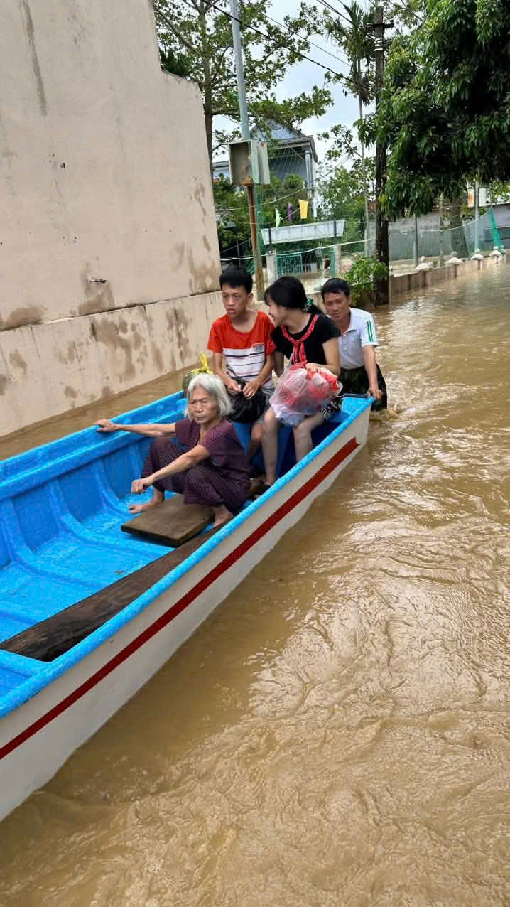 D:\1. TỔNG HỢP\Desktop\z7066090622363_8af791a6efc3f2cfe9dc814372b9e1f5.jpg