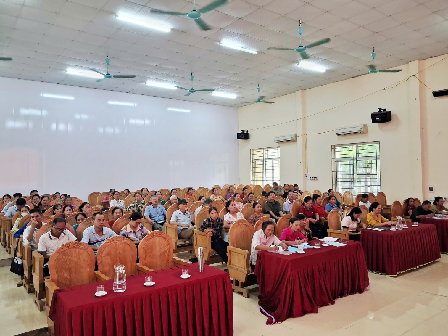 D:\1. TỔNG HỢP\Desktop\ảnh\z7110296499506_5ff160ea046962d2b53c00cadbddd183.jpg