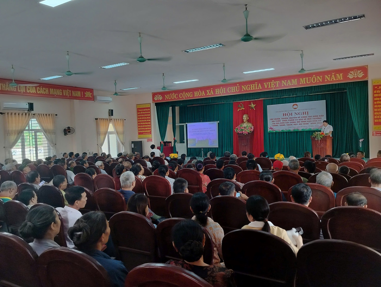 D:\1. TỔNG HỢP\Desktop\z7097667084227_85fe4ba0755b7490dad26284d6b05f5a.jpg