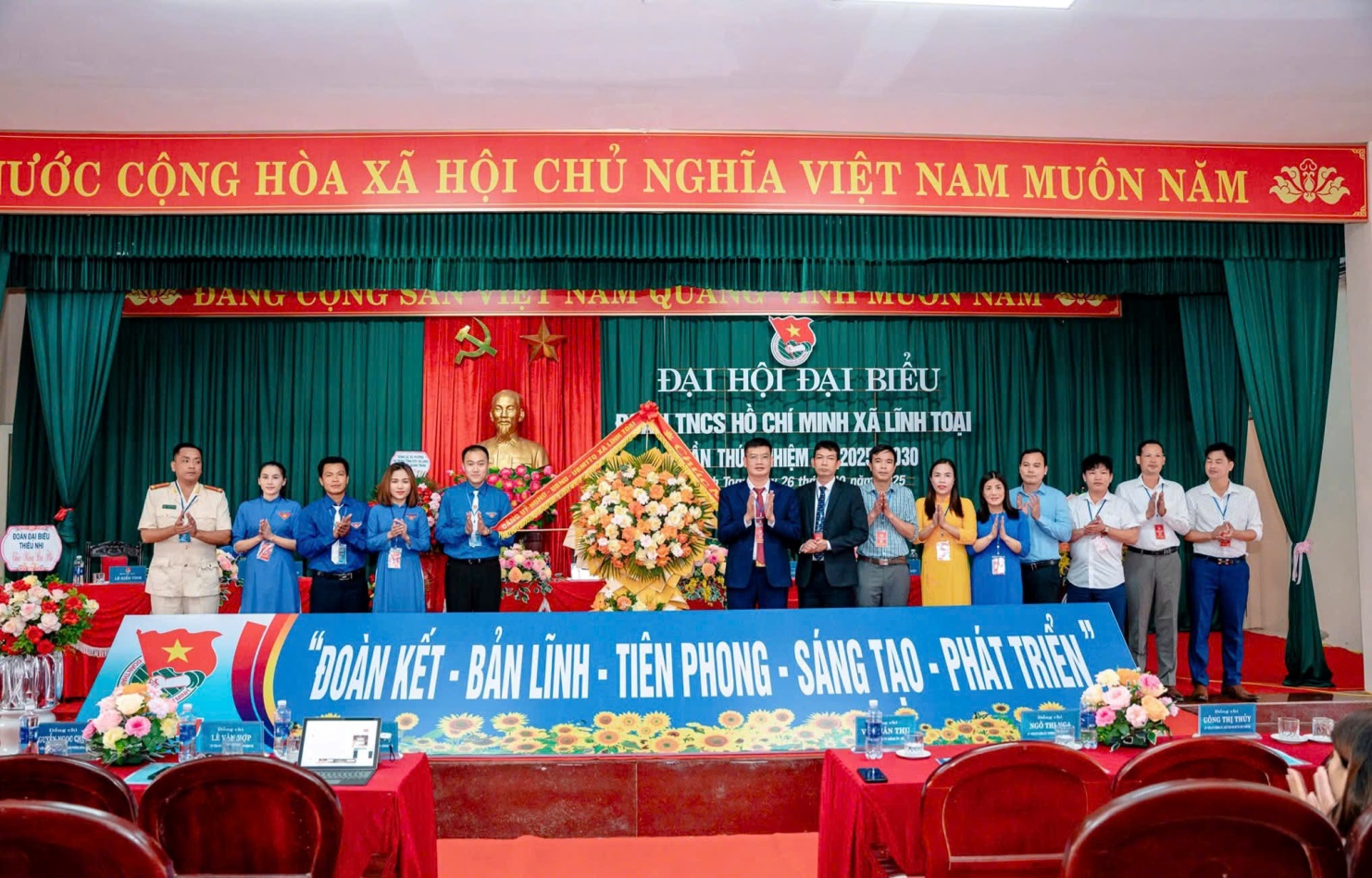 D:\1. TỔNG HỢP\Desktop\z7163059533440_310e9e4b702a1c971c0668e59b196ca0.jpg