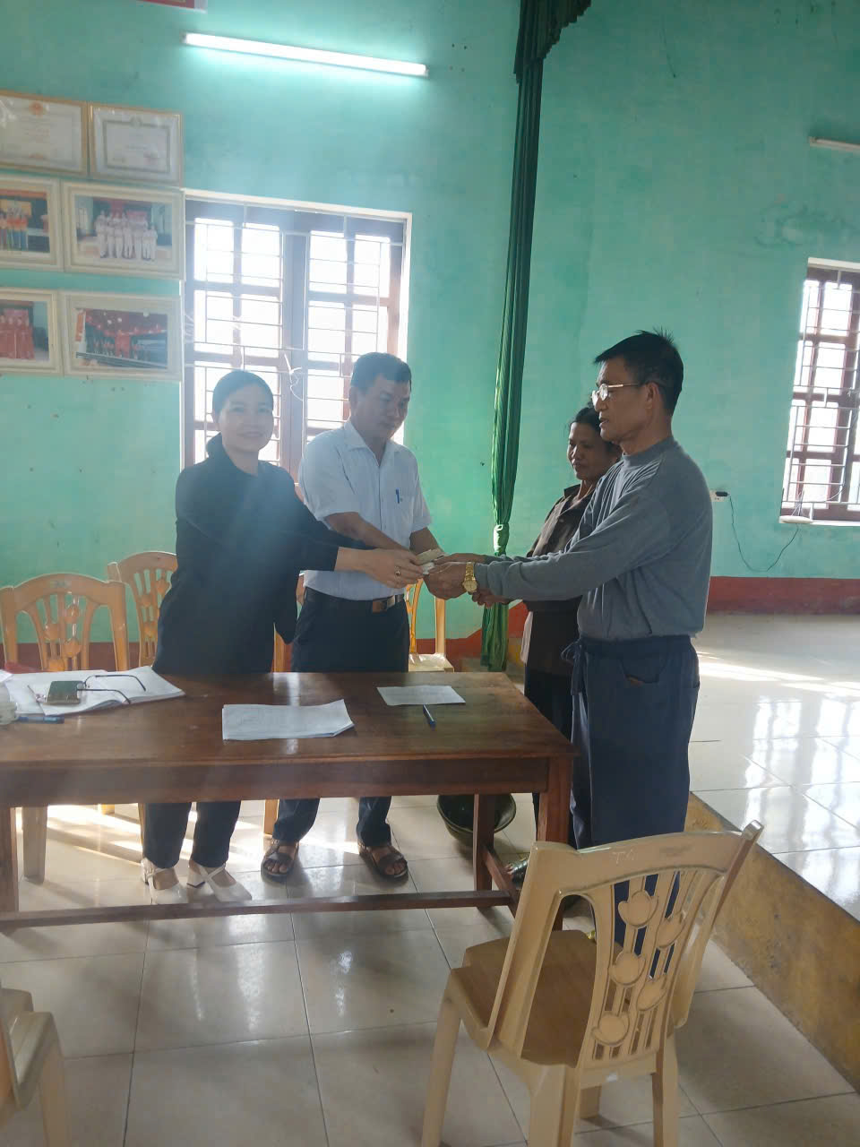 Description: D:\1. TỔNG HỢP\Desktop\z7432228324454_326d9c08fdad3c702cb8b9a252679440.jpg