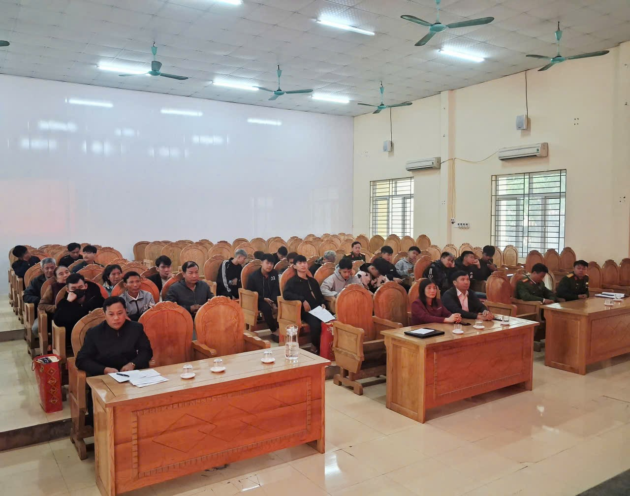 UBND XÃ LĨNH TOẠI TỔ CHỨC HỘI NGHỊ TRAO QUYẾT ĐỊNH GỌI CÔNG DÂN NHẬP NGŨ NĂM 2026