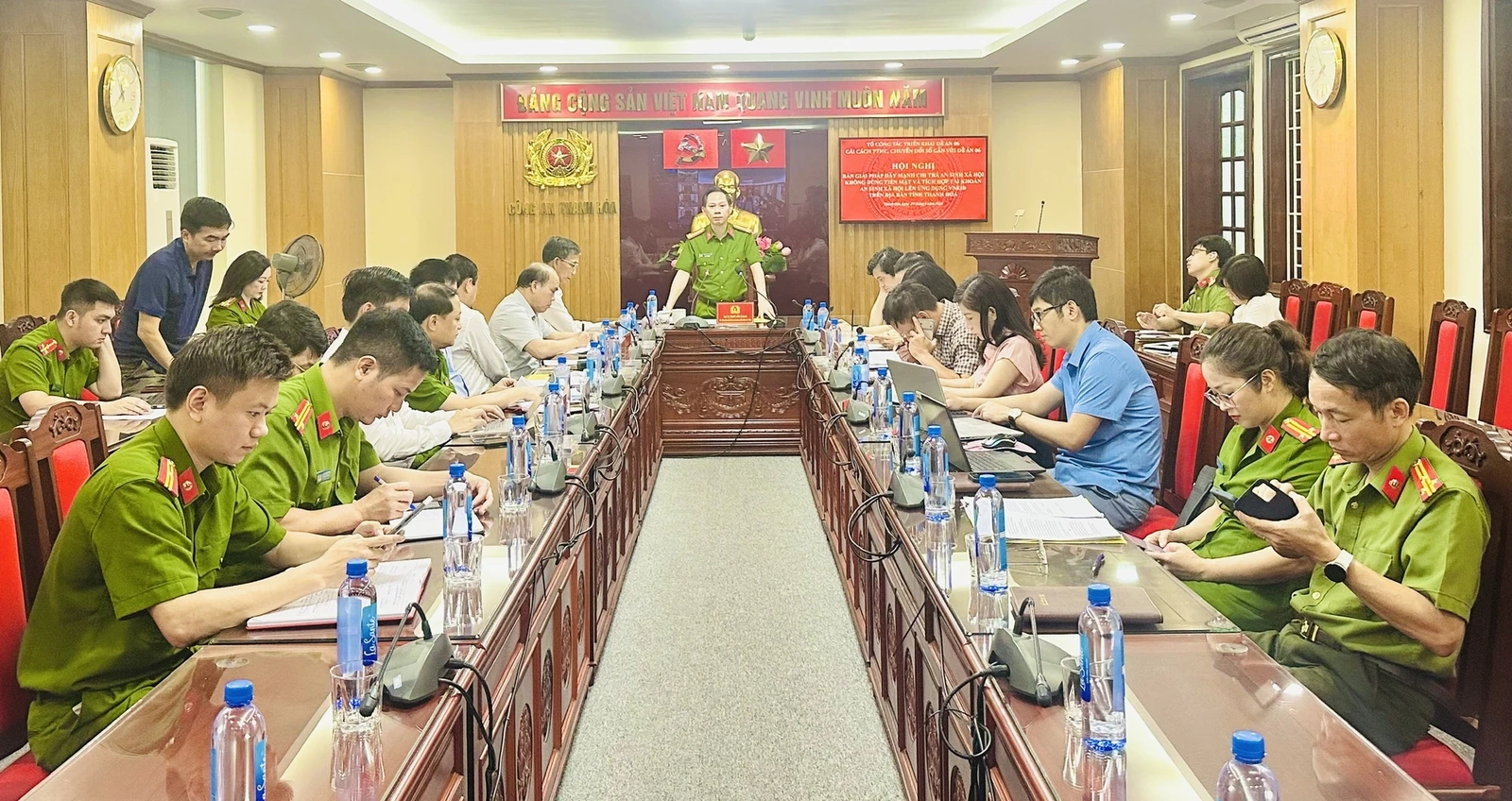 Thúc đẩy chi trả an sinh xã hội không dùng tiền mặt