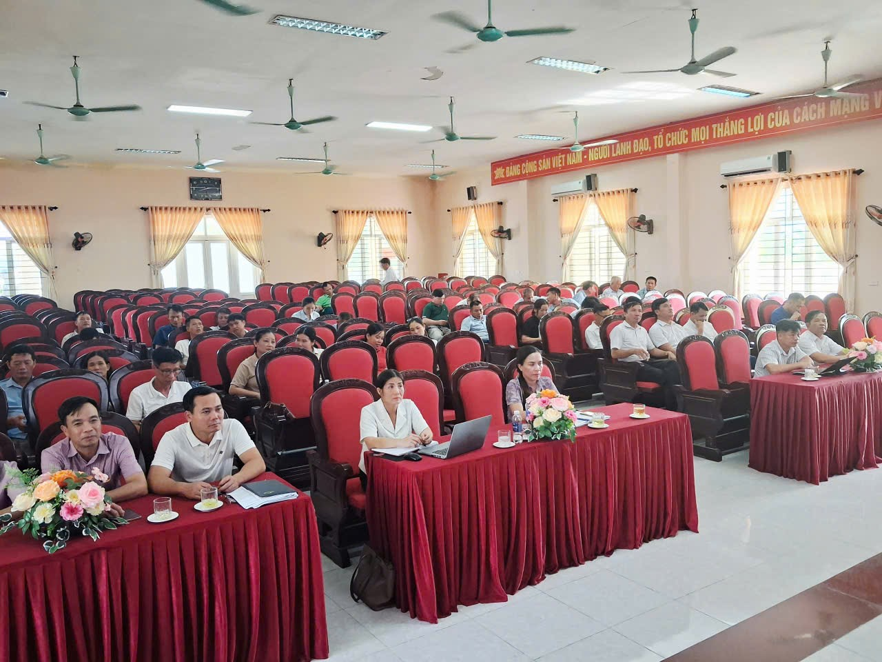 ĐẢNG ỦY XÃ LĨNH TOẠI TỔ CHỨC HỘI NGHỊ GIAO BAN CÁC CHI BỘ, ĐẢNG BỘ TRỰC THUỘC